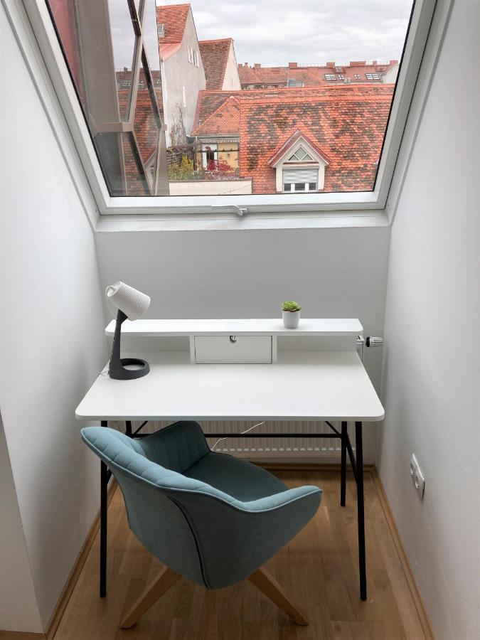 Carillon By Bestchoice - Old City - Self Check-In With Parking Option Graz Exterior photo