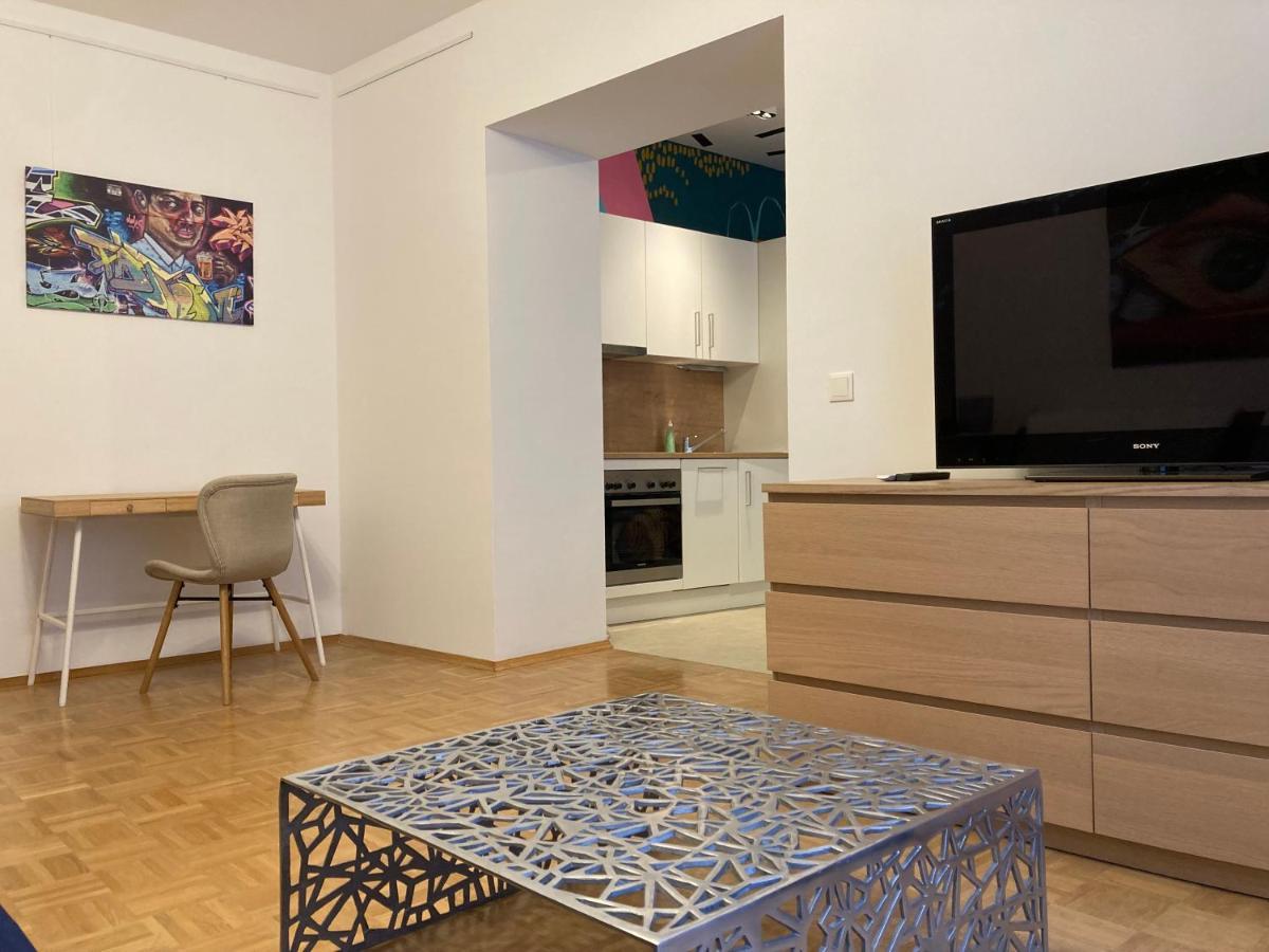 Carillon By Bestchoice - Old City - Self Check-In With Parking Option Graz Exterior photo
